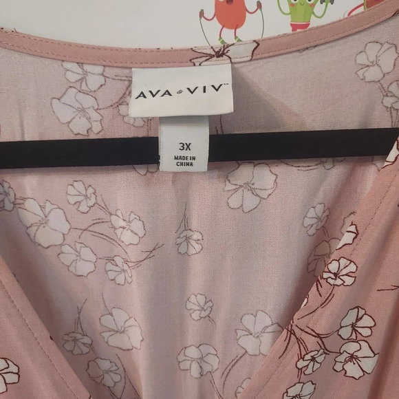 Ava & Viv Pink Floral Flutter Sleeves Tie Waist Crossover Dress in Size 3X - Picture 3 of 13
